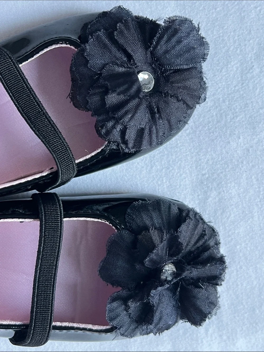 Stuart Weitzman | Baby Shoes Black Patent Mary Janes with Flower Accent Size 3